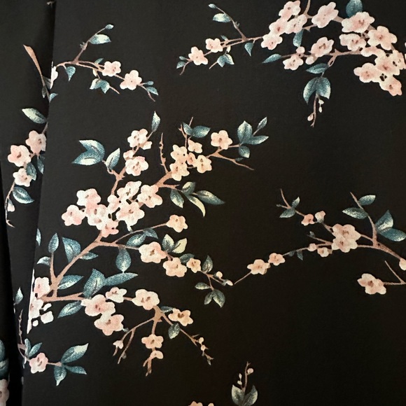 Bomber vest with flowers - Picture 3 of 7